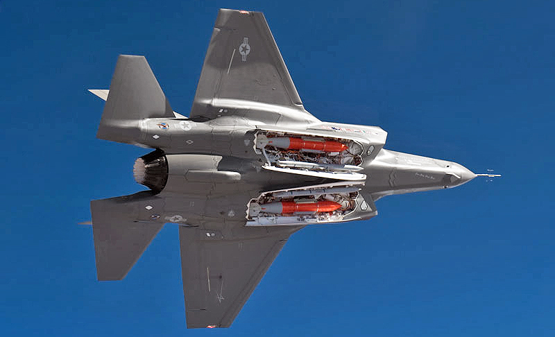 Illustration for article titled Pierre Sprey's Anti-F-35 Diatribe Is Half Brilliant And Half Bullshit